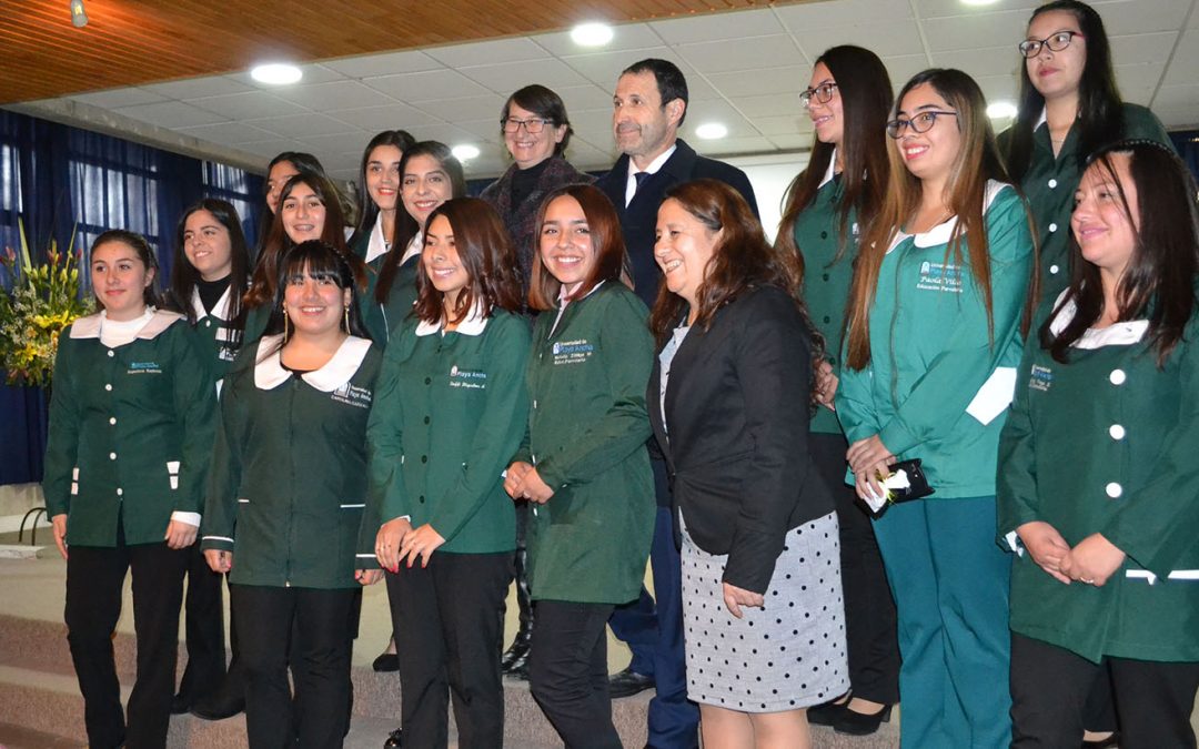 Emotiva ceremonia de investidura de estudiantes de Educación Parvularia del campus San Felipe