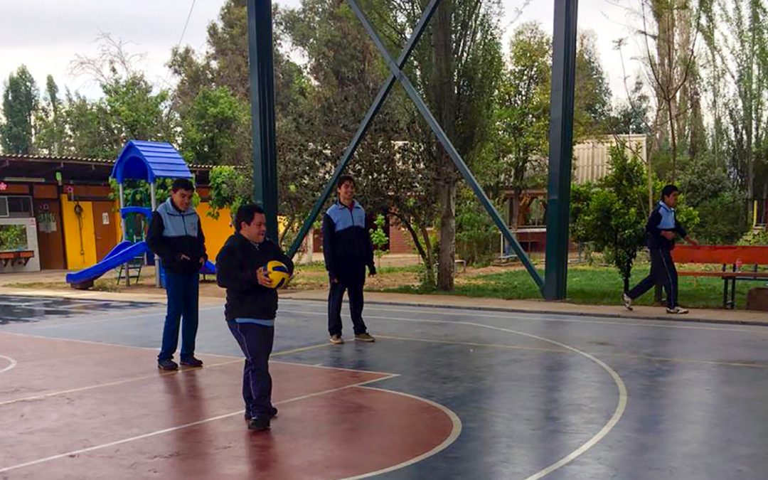 Escolares se preparan para participar en los Juegos Deportivos Especiales organizados por la UPLA