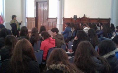 Informan a estudiantes sobre actividades del sello